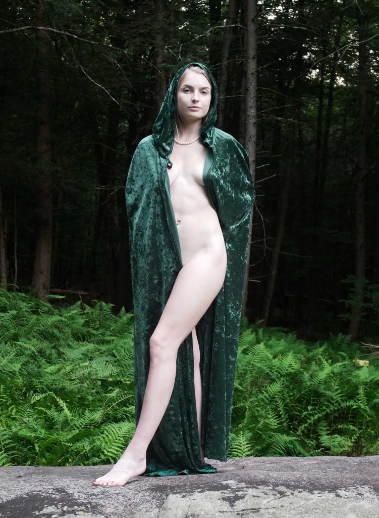 Lareina-Green-caped-goddess-on-boulder-P1490007