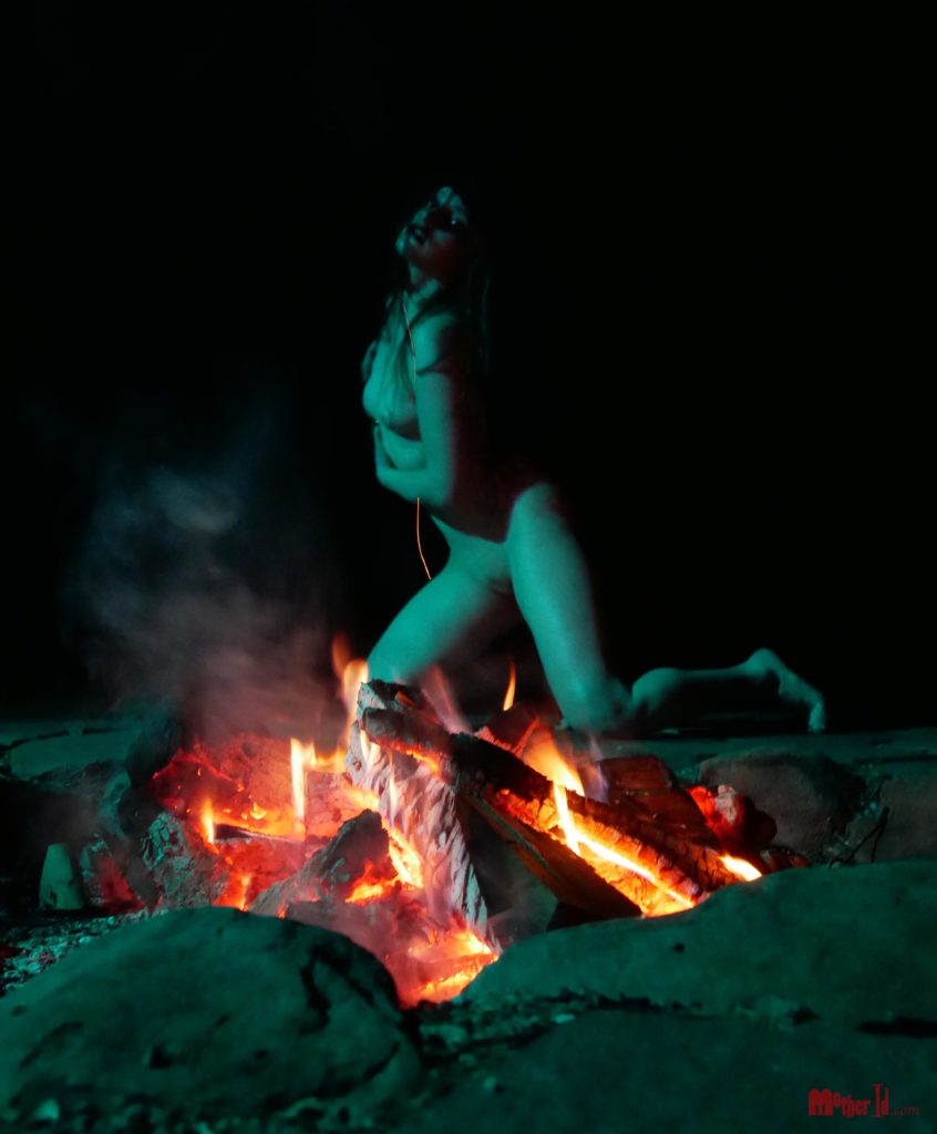 Sarah Fire Pit P1290209